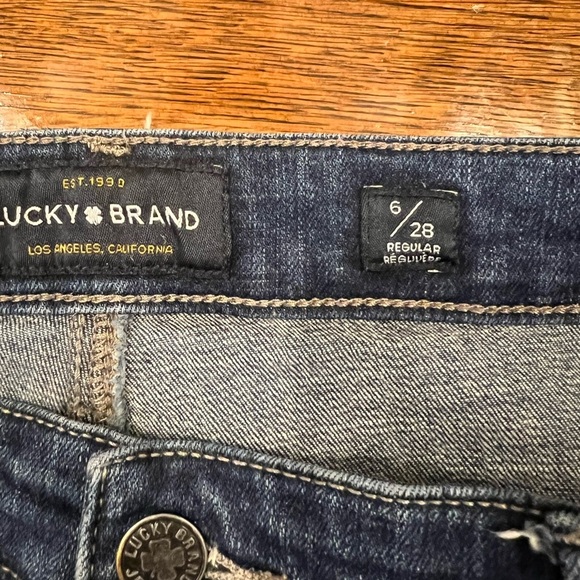Lucky Brand Bridgette skinny jeans size 6 frayed bottoms - Picture 6 of 11